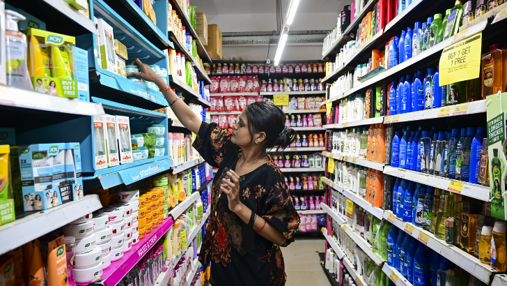 https://salarnews.in/public/uploads/images/newsimages/maannewsimage22092025_181150_New GST slab.png